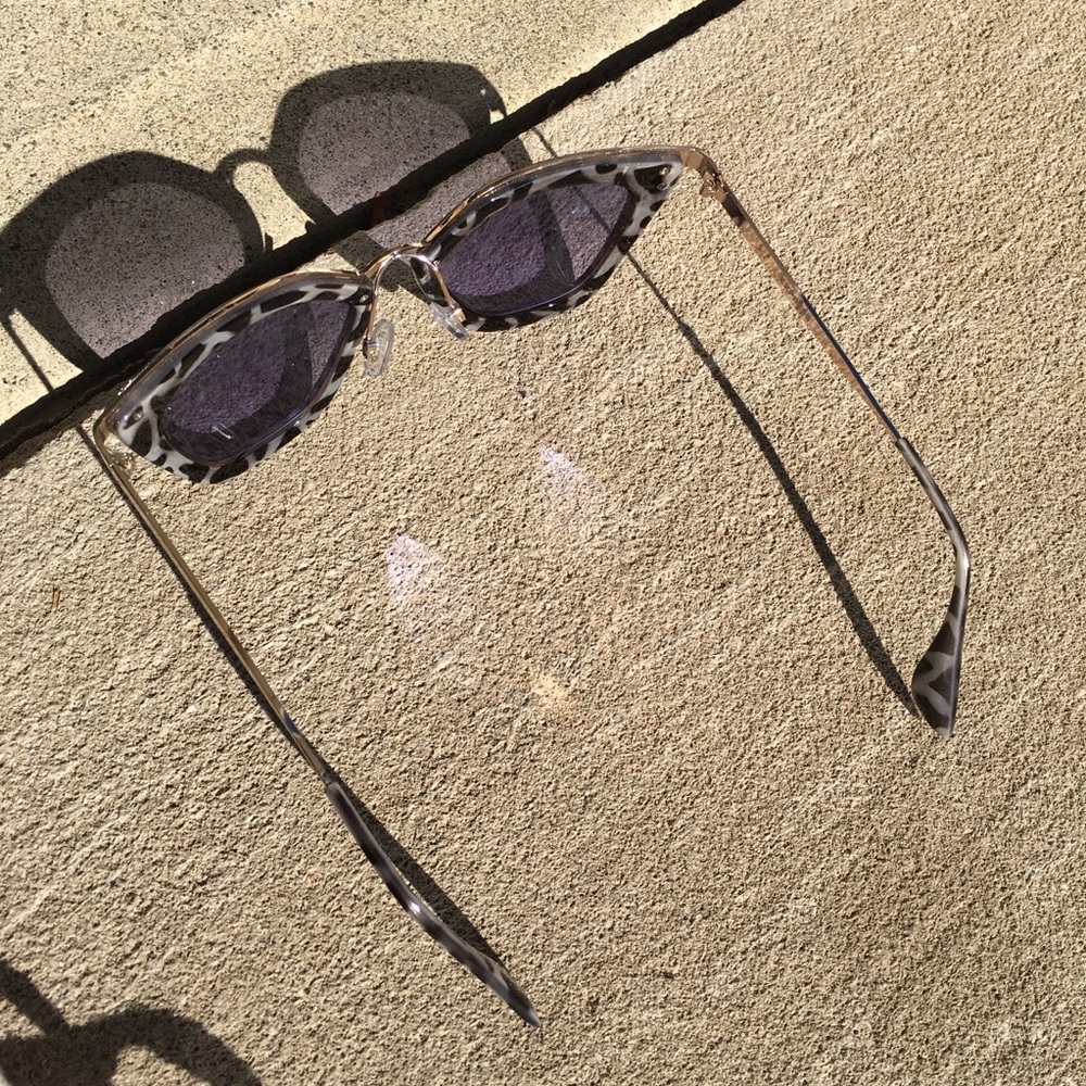 Express Patterned Sunglasses - Picture 5 of 7
